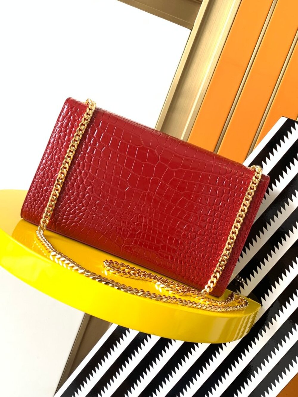 Yves Saint Laurent Red Shoulder Bag - Picture 4 of 8